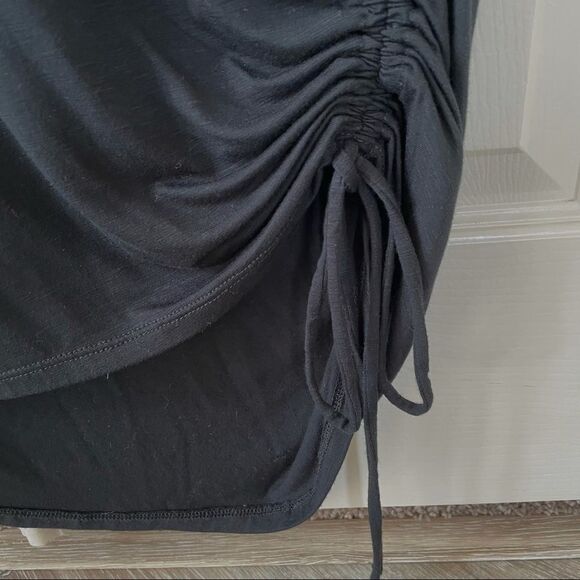 Maeve Anthro black side ruched short sleeve T - Picture 9 of 12